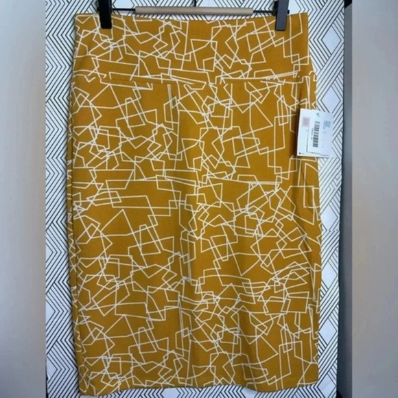 LuLaRoe Cassie Skirt Yellow & White Geo Pattern Sz Med - Picture 1 of 4